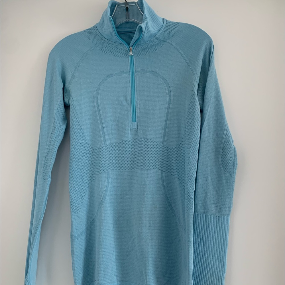 Lululemon long sleeved top